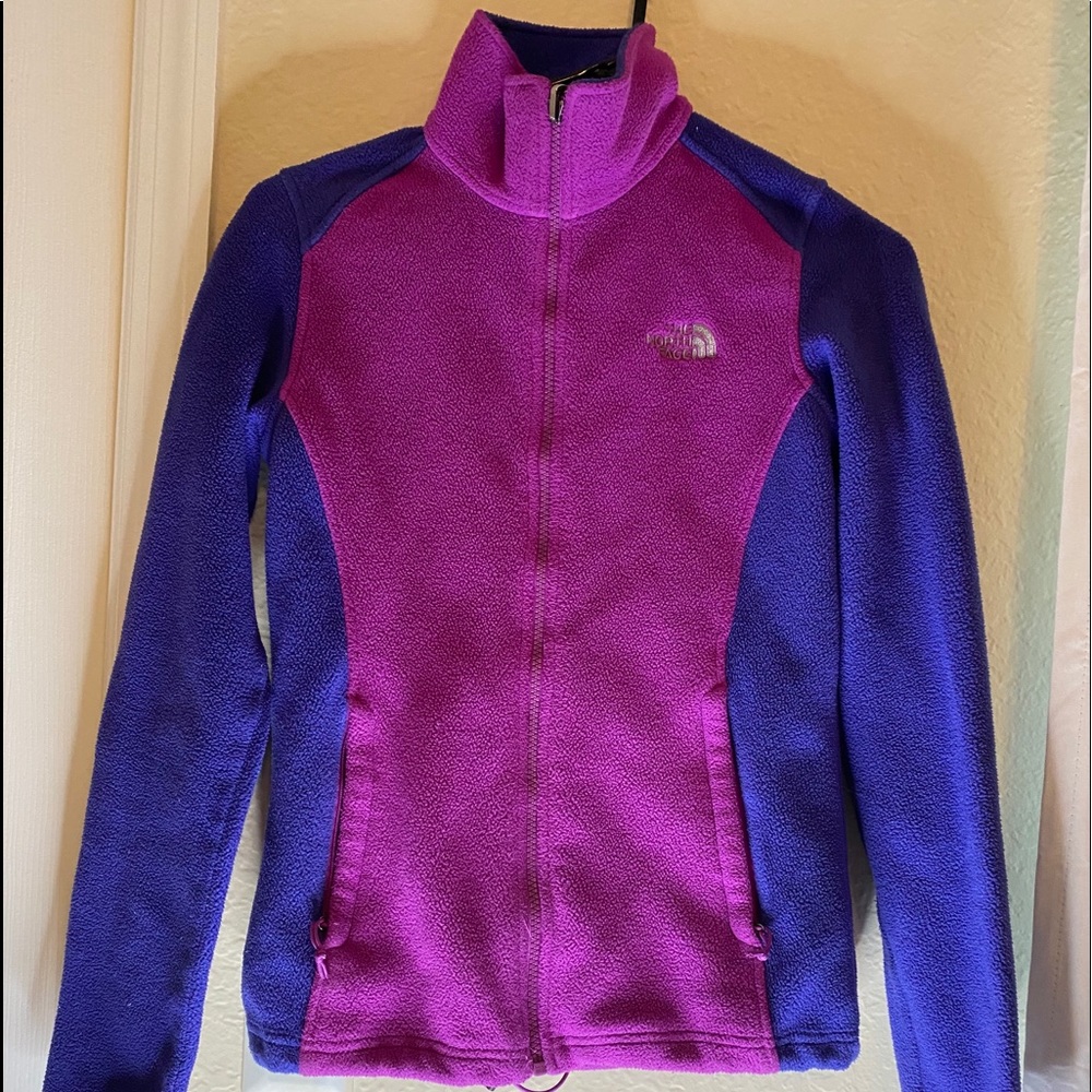 Woman’s north face jacket